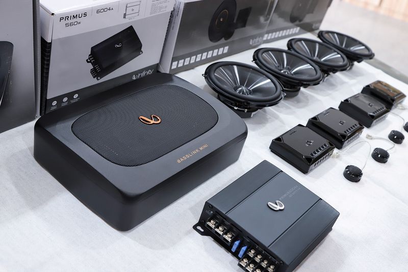 五一悄悄地来了,我的明锐也终于安排上infinity汽车音响.