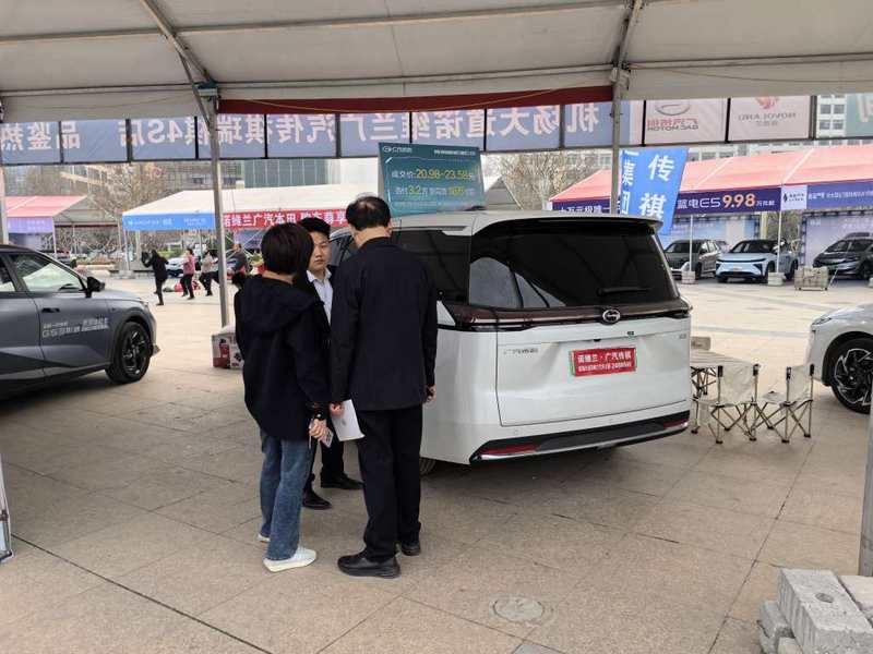 热情似火运城南风广场车展众多车型齐聚等您来选