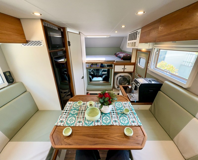 旅美灵域5500u四驱越野房车外观内饰合集!