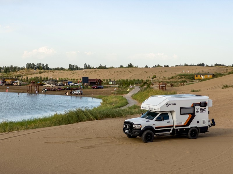 旅美灵域5500u四驱越野房车,舒适,安全的居住空间