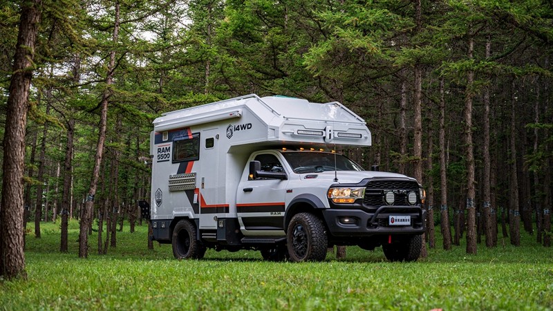 移动的温馨家园 旅美灵域5500u四驱越野房车